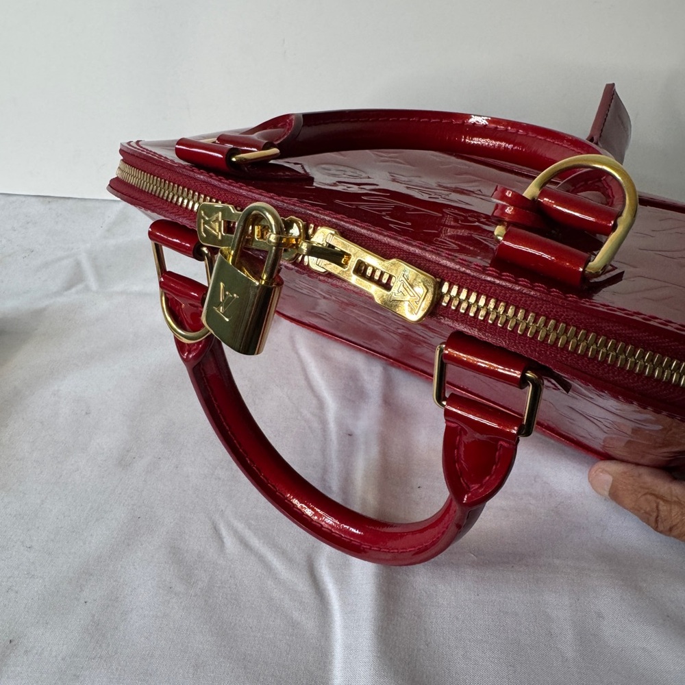 LOUIS VUITTON RED VERNIS ALMA BB - Picture 3 of 10